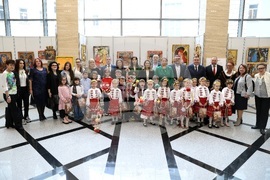 Парламент- изложба "Да бъде светлина"