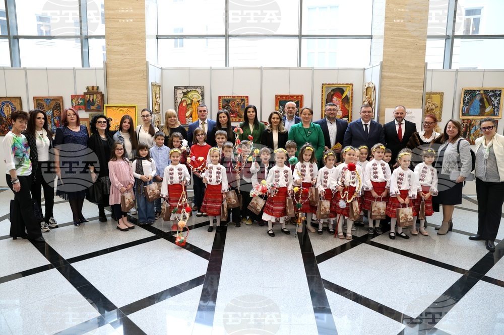 Парламент- изложба "Да бъде светлина"