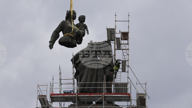 Sofia Municipality to Acquire Sculptural Figures of Soviet Army Monument from State