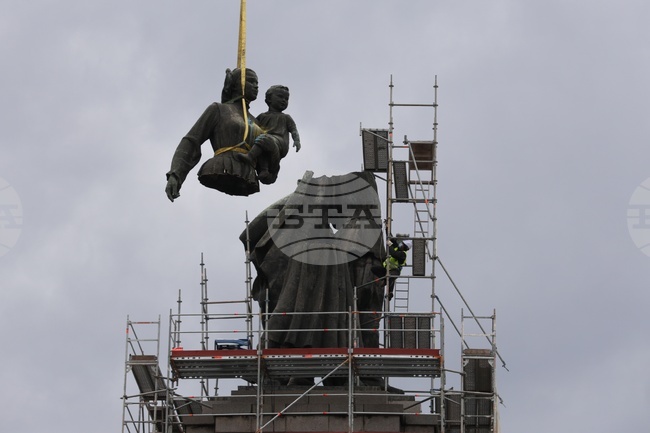  Паметник на съветската армия - демонтаж