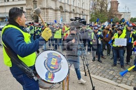 Румъния - полицаи - протест