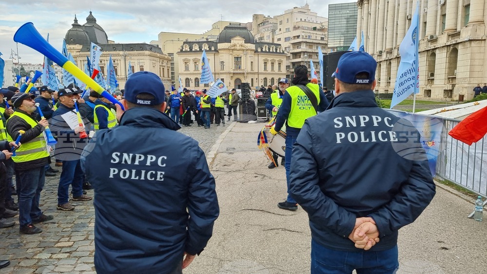 Румъния - полицаи - протест