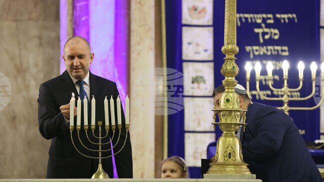 Президентът Румен Радев ще участва в церемония по запалване на свещите за Празника на светлината – Ханука 