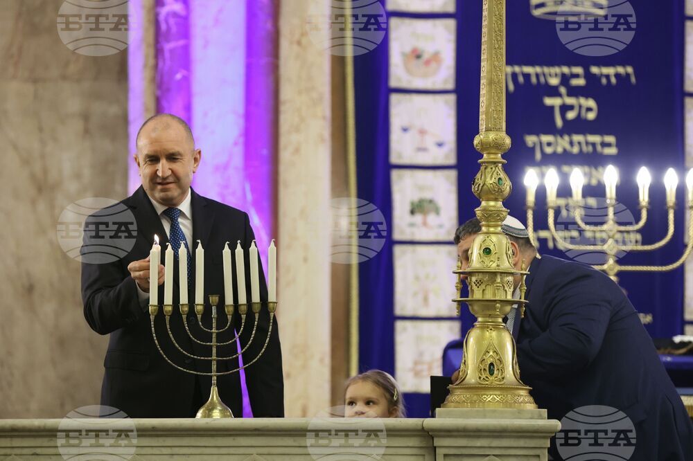 Президентът Румен Радев ще участва в церемония по запалване на свещите за Празника на светлината – Ханука 