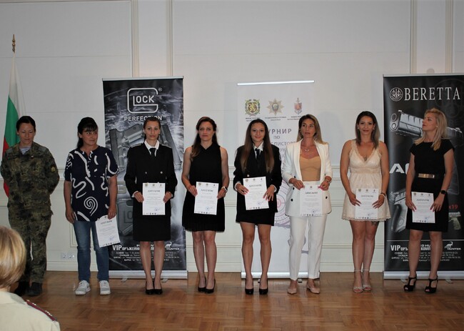 За трета поредна година НСО е в челните позиции в турнира по стрелба с пистолет за жени от структури на системата за национална сигурност 