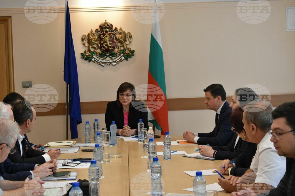 Economy Minister Ninova Confers with OECD Deputy Secretary-General Knudsen