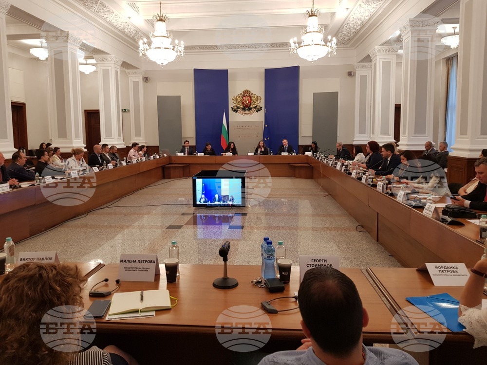 Ще повишим прозрачността в държавното управление, заяви вицепремиерът Калина Константинова
