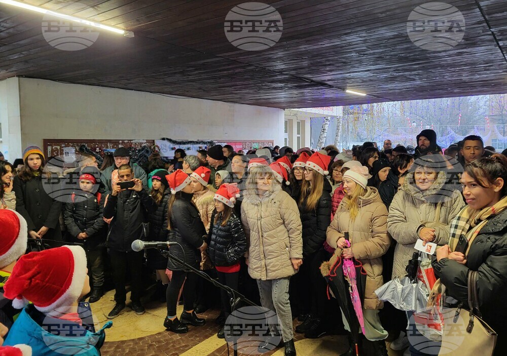 Самоков - коледен ученически базар