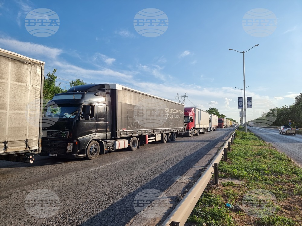 20-километрова опашка от камиони се е образувала в Турция на границата с България