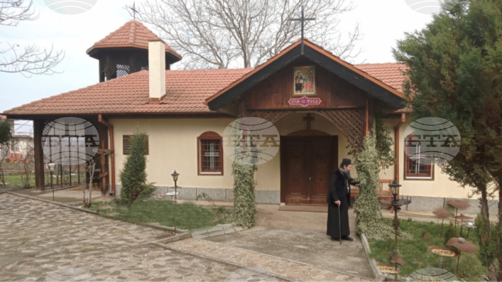 Църквата „Света Троица” в силистренското село Айдемир отбеляза днес храмовия си празник