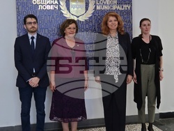 Илияна Йотова откри в Ловеч конференция „Предизвикателствата пред езиковото разнообразие в Европа в дигиталната ера и мястото на френския език в България“