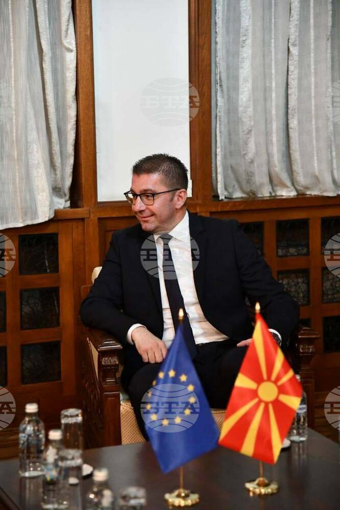 Мицкоски: Готови сме да предоговорим част от договора с България, когато спечелим изборите