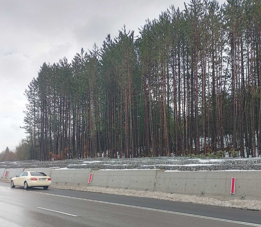 Движението по пътя София - Перник в района на Владая ще се ограничава поетапно до 16:00 часа заради почистване на пътното платно