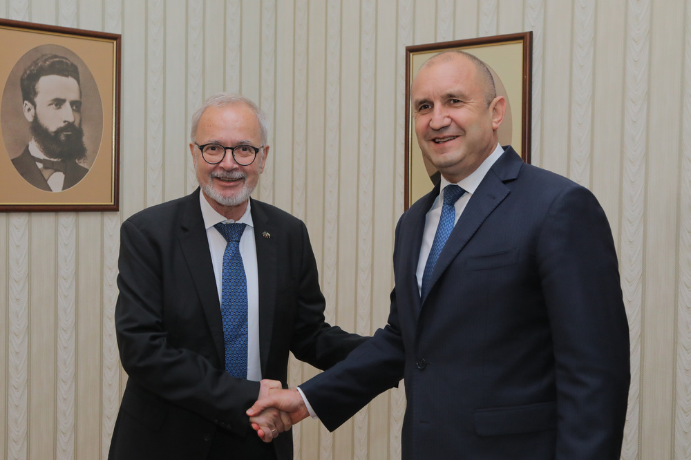 Държавният глава Румен Радев проведе среща с президента на Европейската инвестиционна банка Вернер Хойер