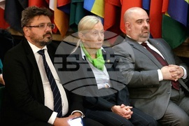 „Жените и дипломацията - посланик за един ден“ - национален конкурс