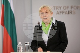 „Жените и дипломацията - посланик за един ден“ - национален конкурс