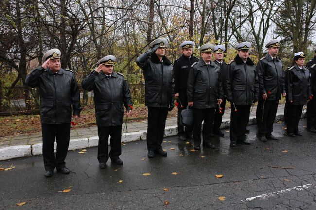ВМС: Празнуват военните моряци от Военноморска база - Бургас