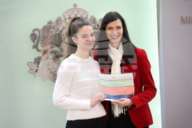 „Жените и дипломацията - посланик за един ден“ - национален конкурс