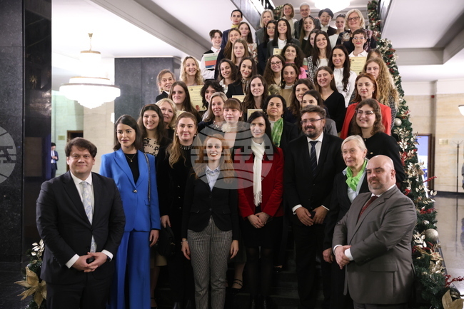 „Жените и дипломацията - посланик за един ден“ - национален конкурс