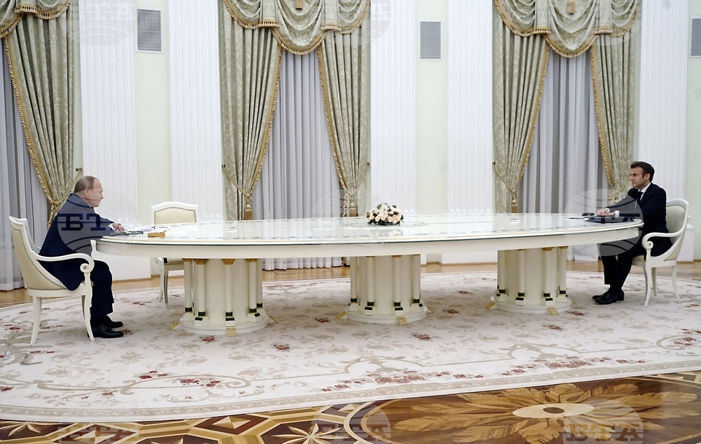  Съветник на Макрон направи дискретно посещение в Москва, за да подготви диалога с Путин