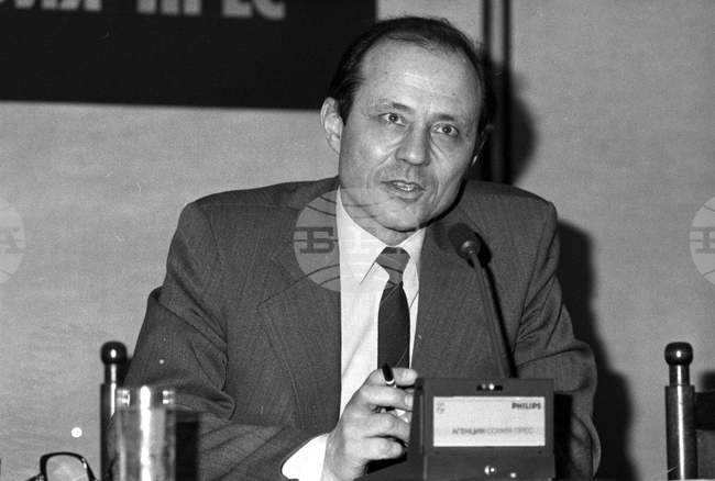 Румен Воденичаров, инженер химик и политик