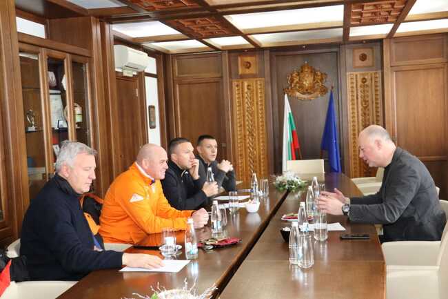 Община Банско: Кметът на Банско е домакин на среща с председателя на парламента и местни кметове за развитието на Разложка котловина