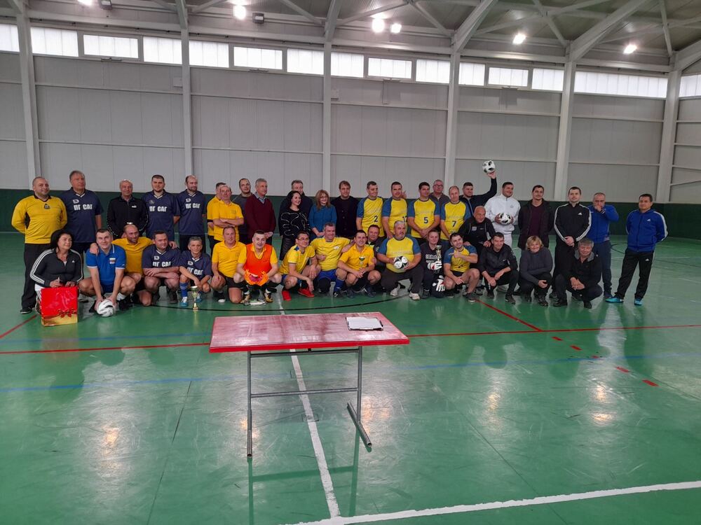 Областна администрация Шумен: Отборът на Професионалната гимназия по строителство, архитектура и геодезия е победител в коледния футболен турнир за учители 