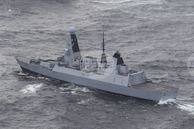 Великобритания изпраща разрушител и два хеликоптера в Кипър след атаки срещу британска военна база на острова