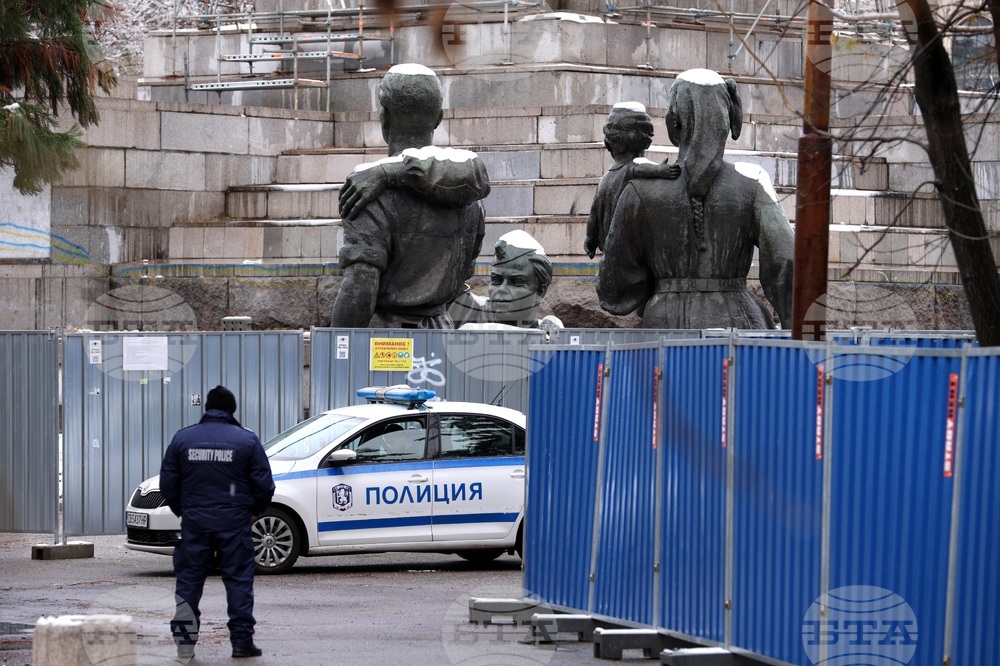 Паметник на съветската армия - демонтаж