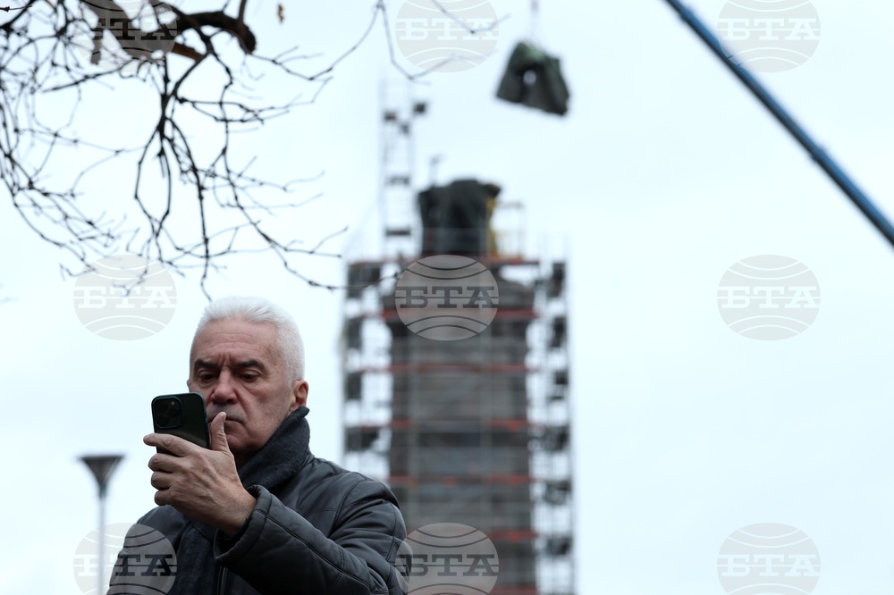 Паметник на съветската армия - демонтаж