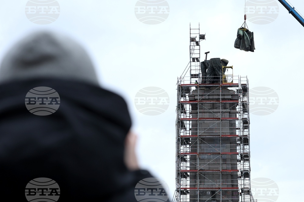 Паметник на съветската армия - демонтаж