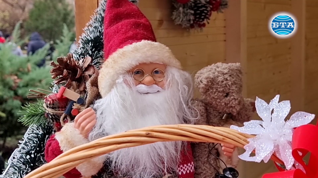 Коледен базар беше открит днес в Кюстендил