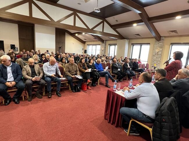 Нинова: Тези, които варварски нарязаха паметника трябва да носят наказателна отговорност