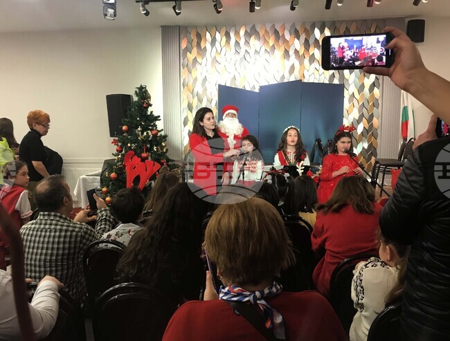 Турция - Истанбул - Българско неделно училище - ученици - Коледно тържество