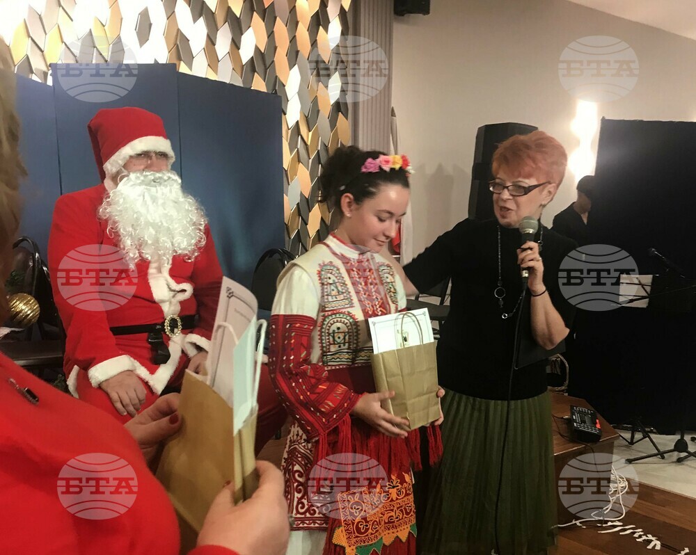 Турция - Истанбул - Българско неделно училище - ученици - Коледно тържество