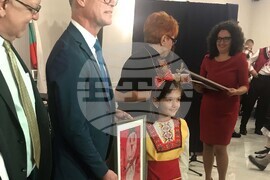 Турция - Истанбул - Българско неделно училище - ученици - Коледно тържество