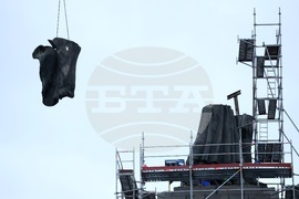 Паметник на съветската армия - демонтаж