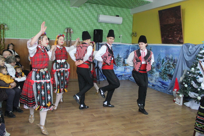 Община Русе: Коледен празник в квартал Средна кула зарадва малки и големи