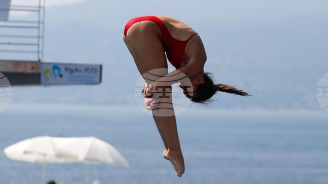 Българските състезатели по скокове във вода спечелиха шест златни и един сребърен медал от шампионата на Австрия