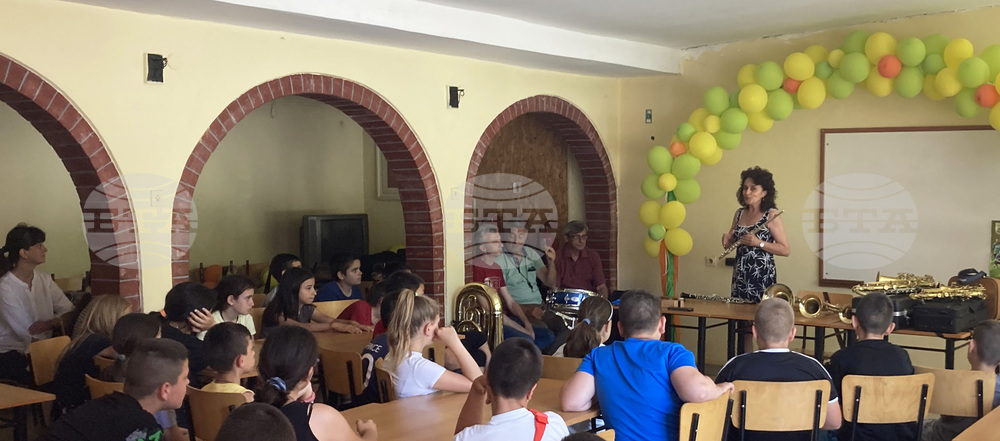 В община Левски образоват децата чрез извънкласни форми за необятния свят на класическата музика