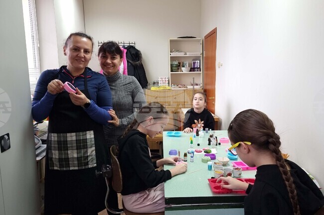 Разград - коледна работилница - сапуни