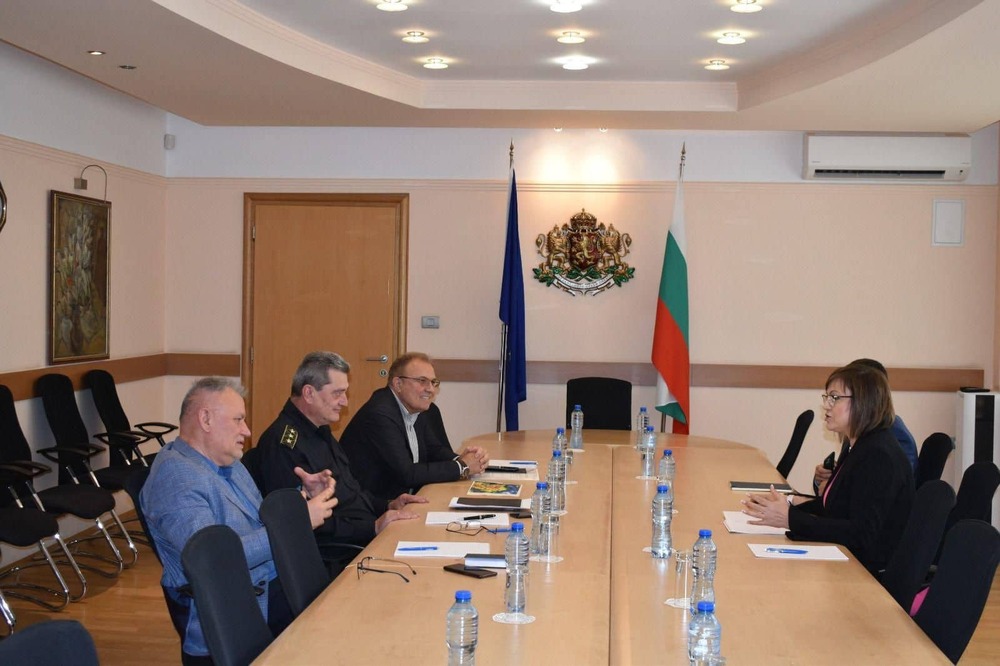 Вицепремиерът Нинова събра представители на институциите за мерките, предприети във връзка с обилните валежи в страната