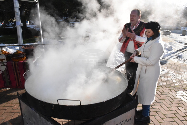Димитровград - "Коледна трапеза" - инициатива