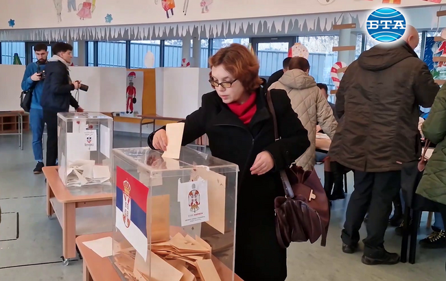 Сърбите гласуват днес на предсрочни парламентарни избори