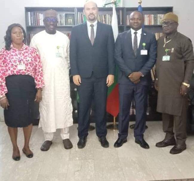 Посолство на Република България в Абуджа, Нигерия: Възстановена е традицията в Камарата на представителите на Националното Федерално събрание на Нигерия да функционира Група за парламентарно приятелство с България