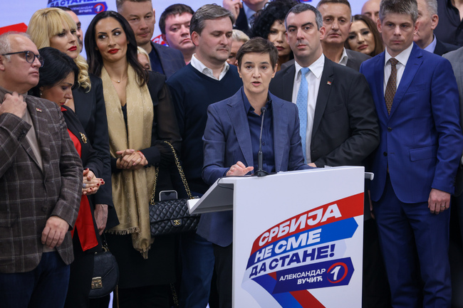 Управляващата партия на Сърбия води в предсрочните парламентарни избори според частични предварителни резултати