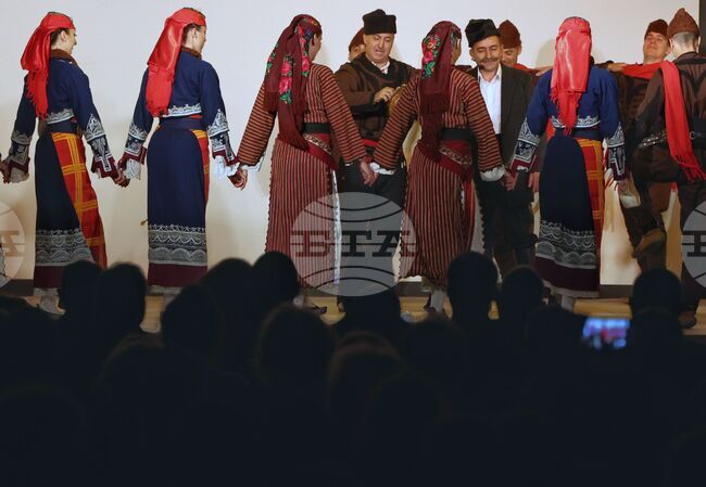 Националният фолклорен ансамбъл „Българе“ представи спектакъла „Осмото чудо“ в Щутгарт и Франкфурт на Майн