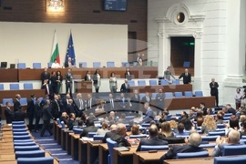 Парламент - извънредно заседание