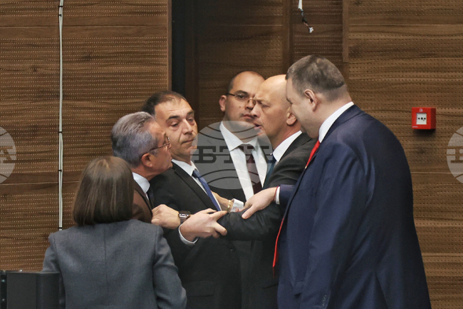 Парламент - извънредно заседание