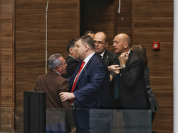 Парламент - извънредно заседание